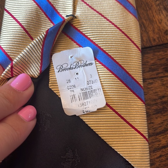 Brooks Brothers Tie - Picture 3 of 3